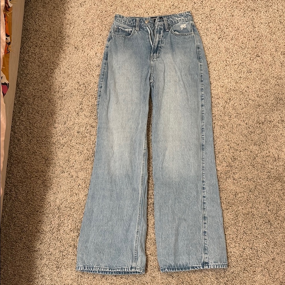 Hollister Ultra High Rise Baggy Jean
